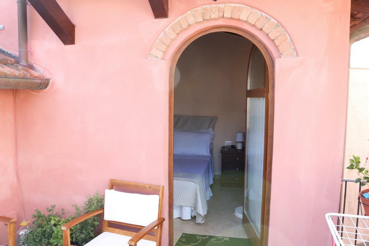 Casa Vacanze Elena Rometta Екстер'єр фото